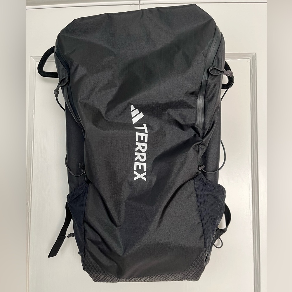 adidas Terrex RAIN.RDY Hiking Backpack Removable Waterproof Cover Unisex HS8008